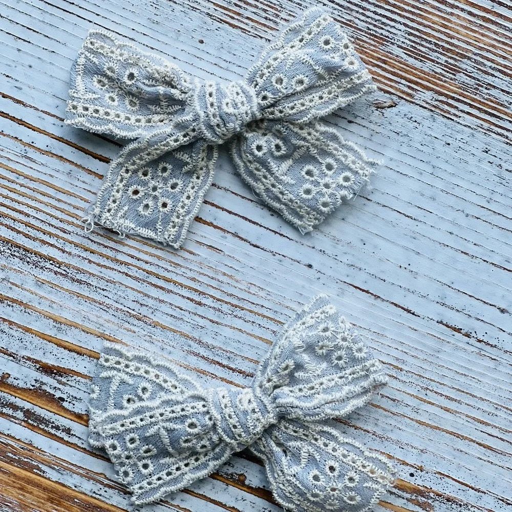 Carolina eyelet hand Tie Hair Bows for kids